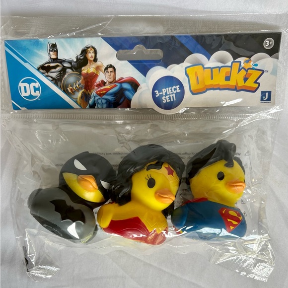 Duckz pack of 3 DC Superheroes- Batman WonderWoman Superman NWT unopened - Picture 5 of 8